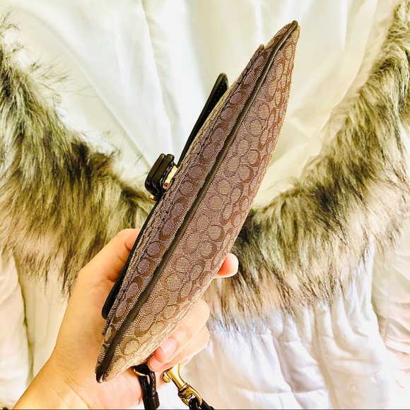 COACH⚡️Auth Brown Signature Flap Pocket Wristlet - Picture 5 of 10